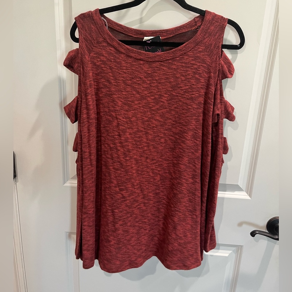 143 story long sleeve too with cute cut out sleeves